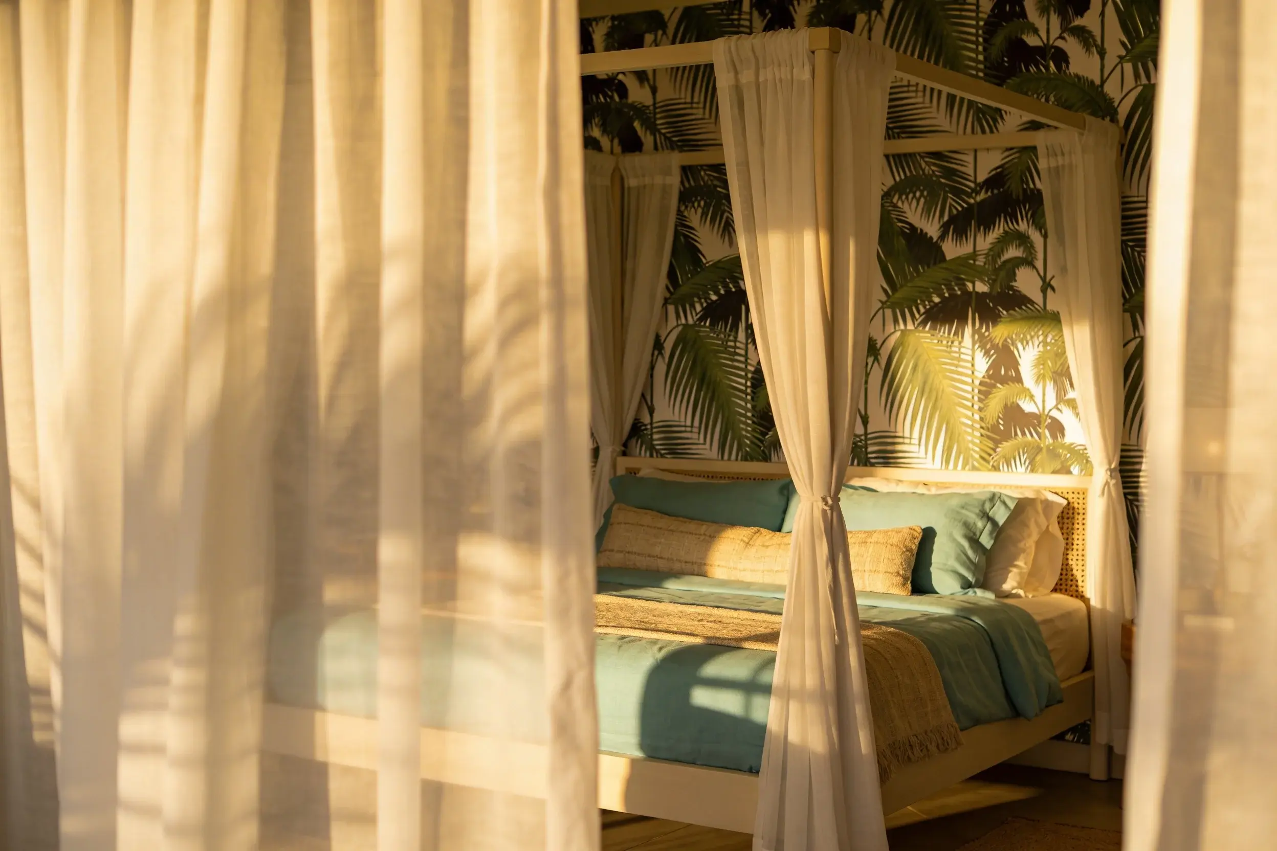 17 Tropical Bedroom Ideas That Feel Like a Boutique Resort—Ultimate Vibe Guide