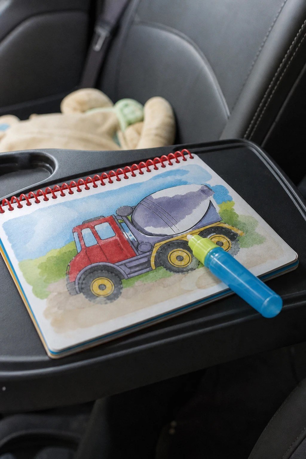 A reusable water painting pad with a chunky water pen